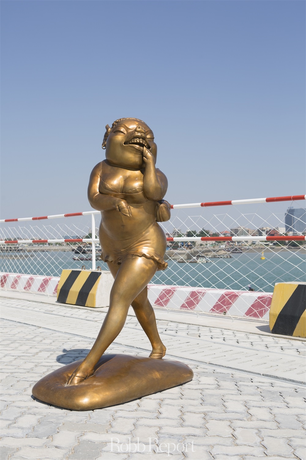 1539659067675022.jpg 11幸福生活NO.21 175X110X63cm 铜着色 2008年.jpg